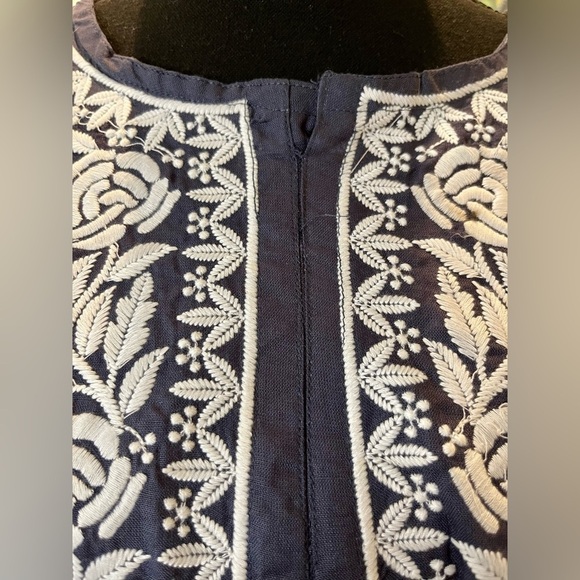 NWOT/Anavya Collection blue kurti rose pattern/white embroidery/notch collar💙🤍 - Picture 9 of 9